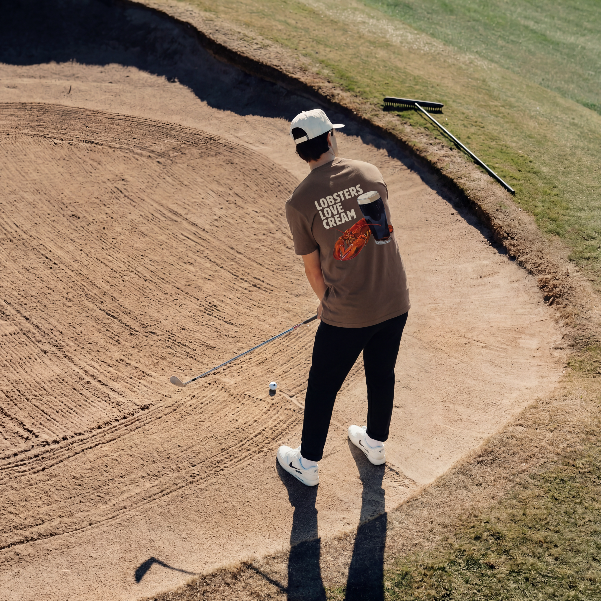 LOBSTERS LOVE CREAM TEE - BROWN