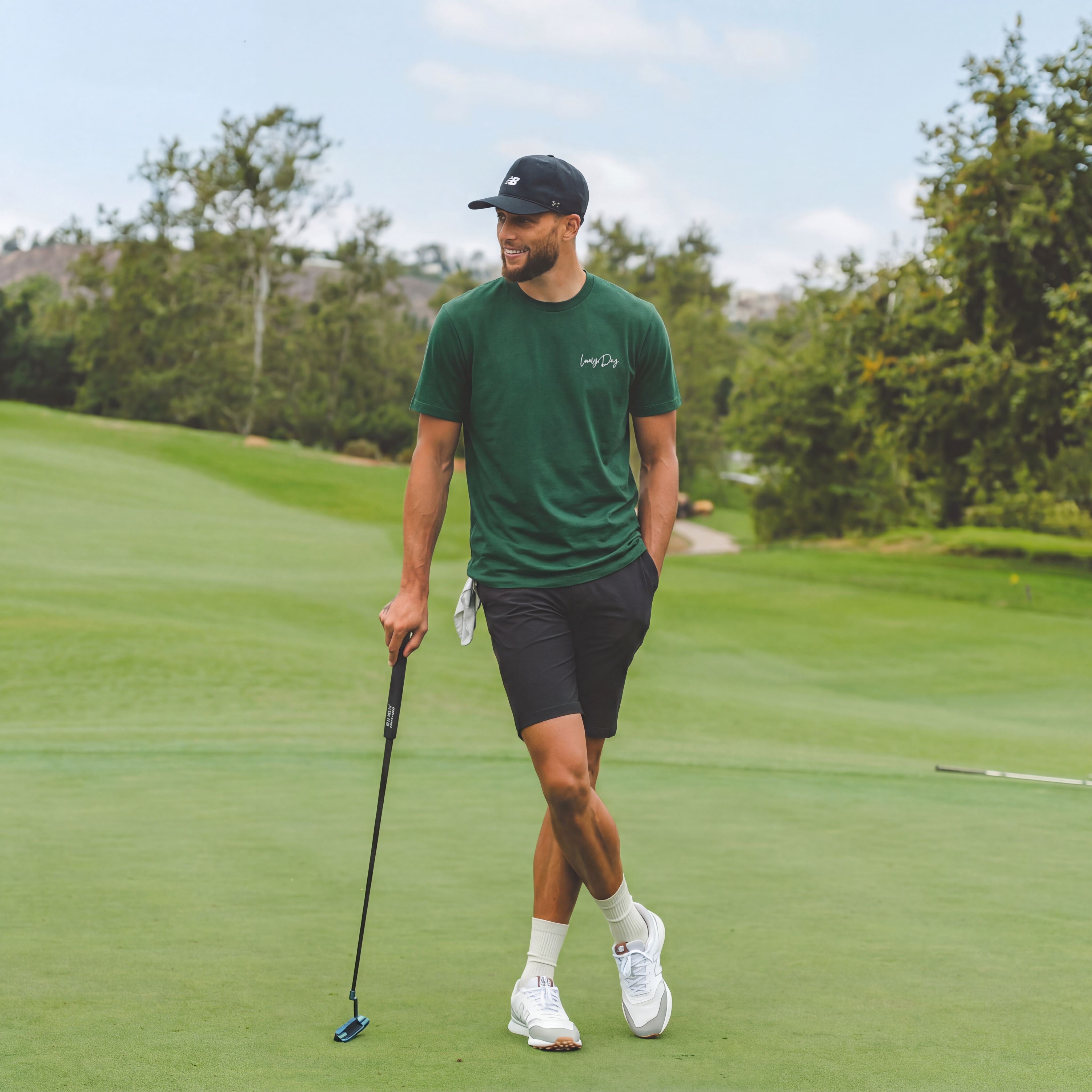 LOVELY DAY TEE - PINE GREEN