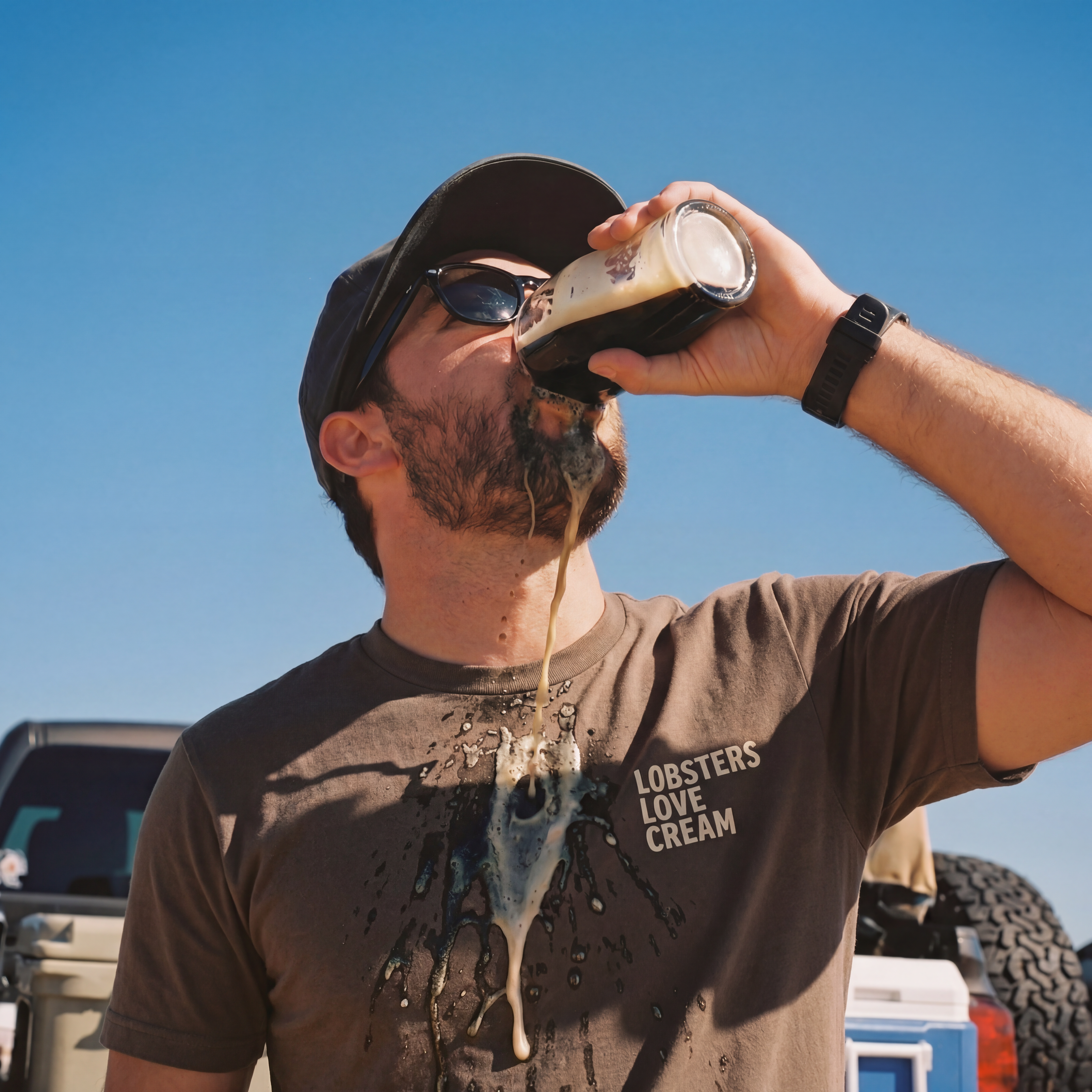 LOBSTERS LOVE CREAM TEE - BROWN