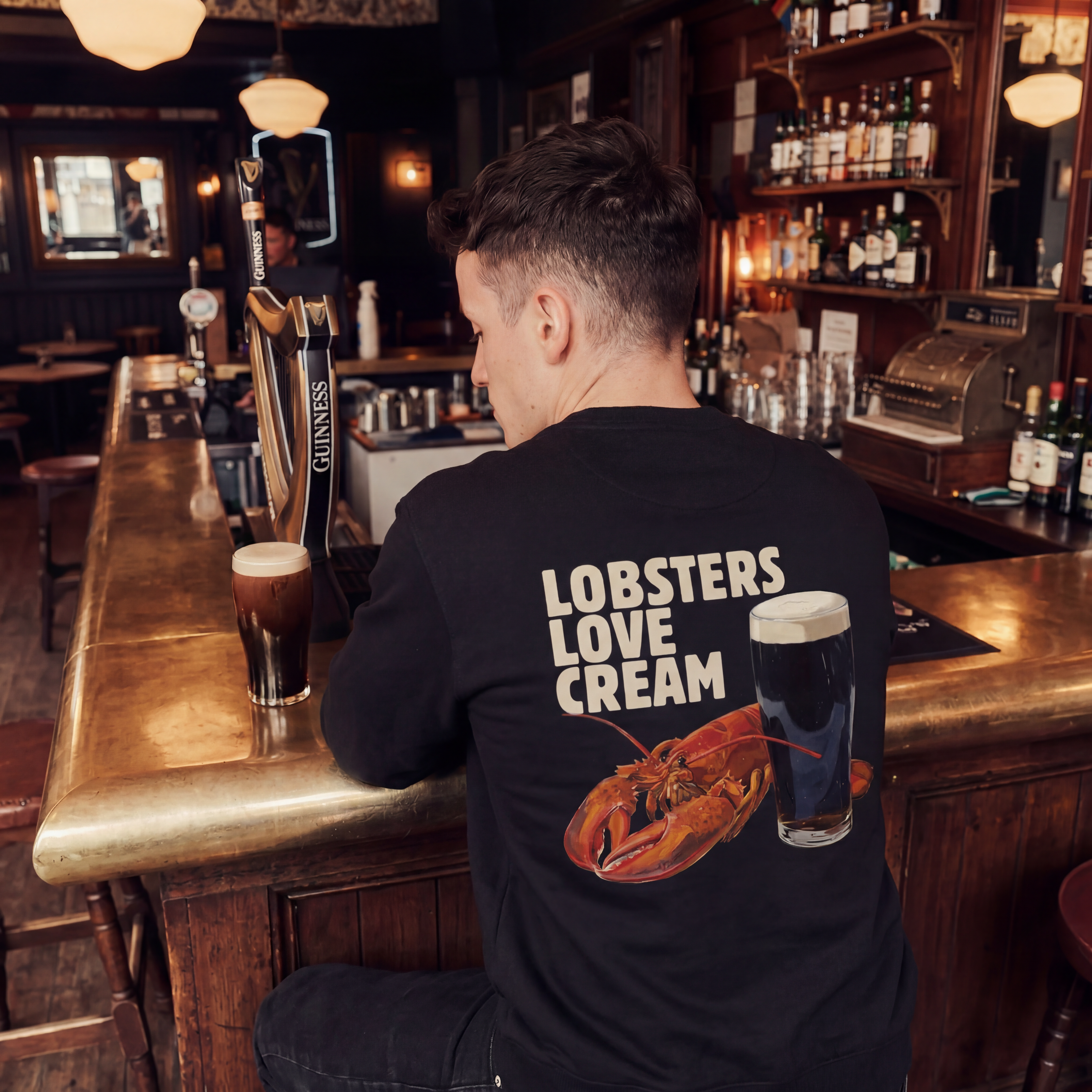 LOBSTERS LOVE CREAM SWEATSHIRT - BLACK